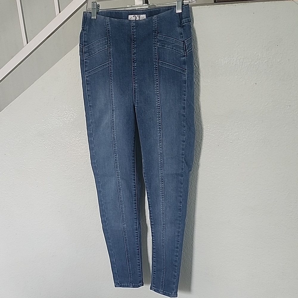 Free People Skinny Jeans in Denim Blue